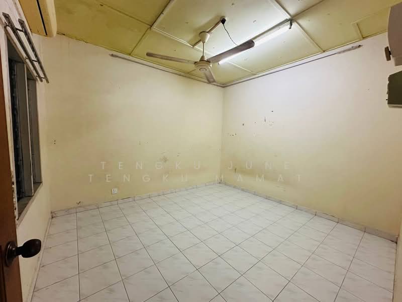 1-storey Terraced House for Sale in Cenering (Terengganu) - Tengku June Tengku Mamat - Interior - PropertyGuru.com.my