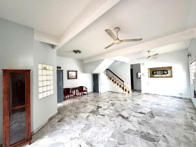 2-storey Terraced House for Sale in Shah Alam (Selangor) - Nur Alia Omar - Living Room - PropertyGuru.com.my