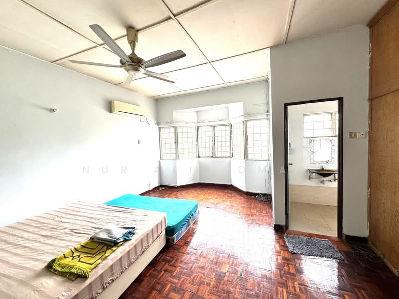 2-storey Terraced House for Sale in Shah Alam (Selangor) - Nur Alia Omar - Bedroom - PropertyGuru.com.my
