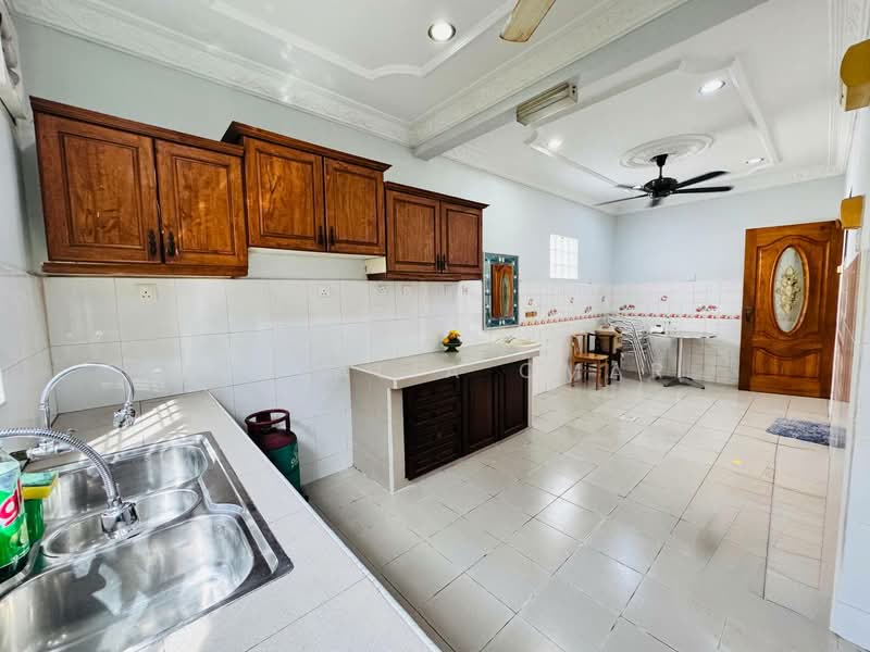 2-storey Terraced House for Sale in Shah Alam (Selangor) - Nur Alia Omar - Kitchen - PropertyGuru.com.my