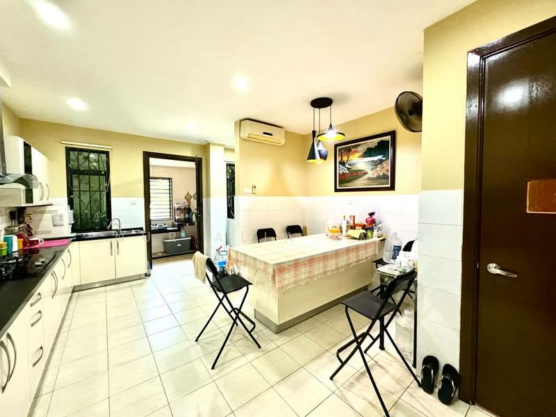 2-storey Terraced House for Sale in Alam Impian (Shah Alam) - Nur Alia Omar - Kitchen - PropertyGuru.com.my