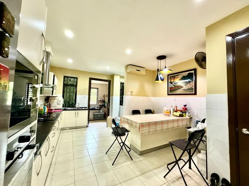 2-storey Terraced House for Sale in Alam Impian (Shah Alam) - Nur Alia Omar - Kitchen - PropertyGuru.com.my