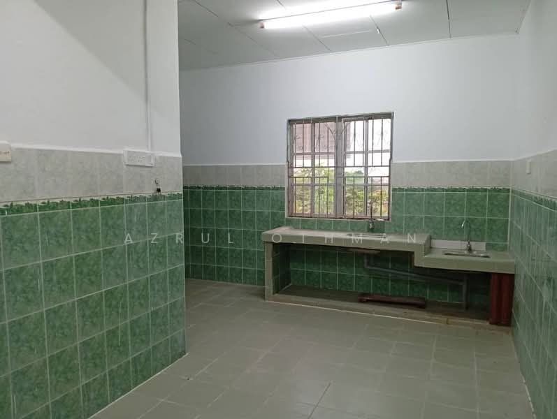 2-storey Terraced House for Sale in Taman Pinggiran Senawang (Sungai Gadut) - Azrul Othman - Kitchen - PropertyGuru.com.my