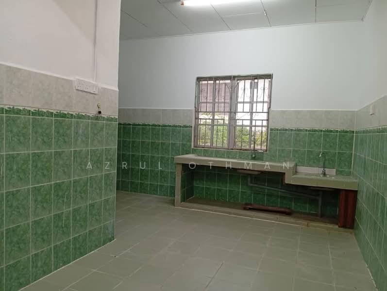 2-storey Terraced House for Sale in Taman Pinggiran Senawang (Sungai Gadut) - Azrul Othman - Kitchen - PropertyGuru.com.my