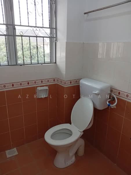 2-storey Terraced House for Sale in Taman Pinggiran Senawang (Sungai Gadut) - Azrul Othman - Bathroom - PropertyGuru.com.my
