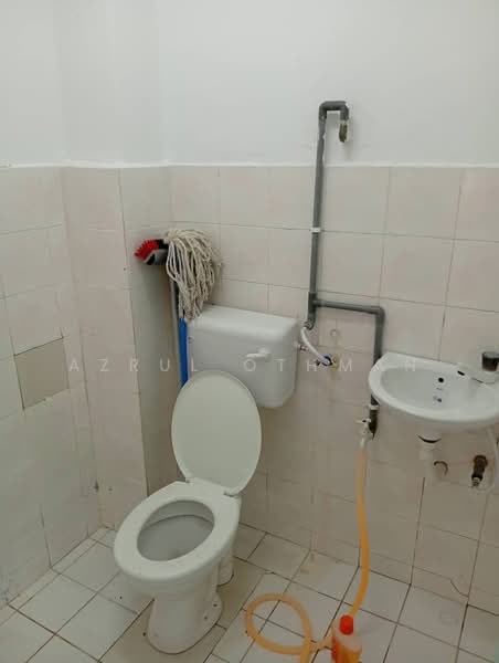2-storey Terraced House for Sale in Taman Pinggiran Senawang (Sungai Gadut) - Azrul Othman - Bathroom - PropertyGuru.com.my