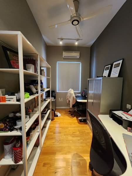 Semi-Detached House for Sale in Bukit Jelutong (Shah Alam) - Nur Alia Omar - Study - PropertyGuru.com.my