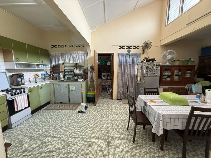 1-storey Terraced House for Sale in Seksyen 14 (Petaling Jaya) - Joey Wong - Kitchen - PropertyGuru.com.my