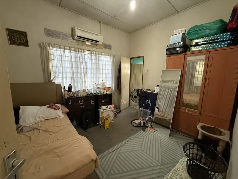 1-storey Terraced House for Sale in Seksyen 14 (Petaling Jaya) - Joey Wong - Bedroom - PropertyGuru.com.my
