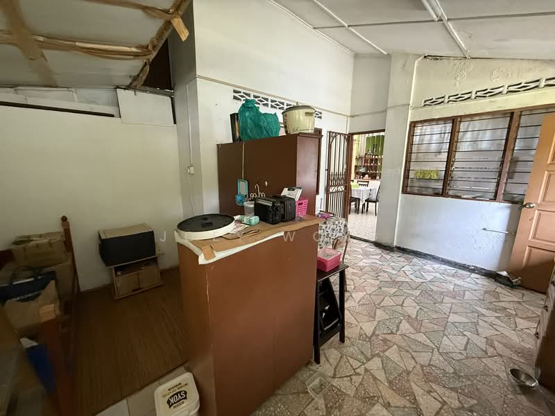 1-storey Terraced House for Sale in Seksyen 14 (Petaling Jaya) - Joey Wong - Living Room - PropertyGuru.com.my