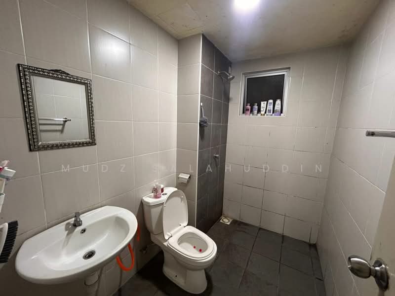 Apartment for Sale at Residensi Pandanmas - Mudz Salahuddin - Bathroom - PropertyGuru.com.my