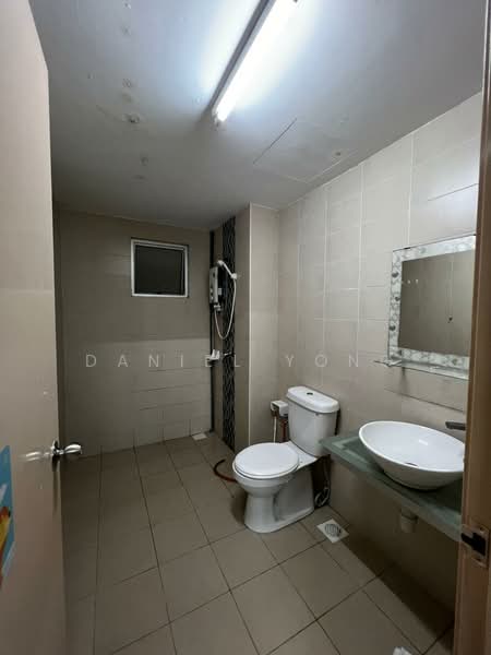 Service Residence for Sale at Greenfield Regency - Daniel Yong - Bathroom - PropertyGuru.com.my