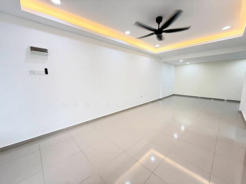 Taman Ungku Tun Aminah untuk Untuk Dijual - RM 608,000, Feb 2026 - Living Room - PropertyGuru.com.my