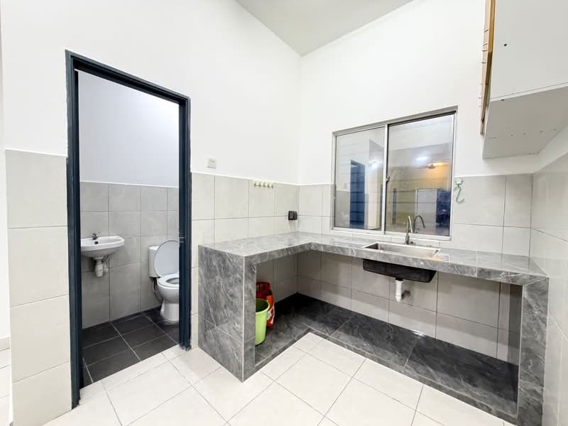 2-storey Terraced House for Sale in Rawang (Selangor) - Tiffany Yang - Kitchen - PropertyGuru.com.my