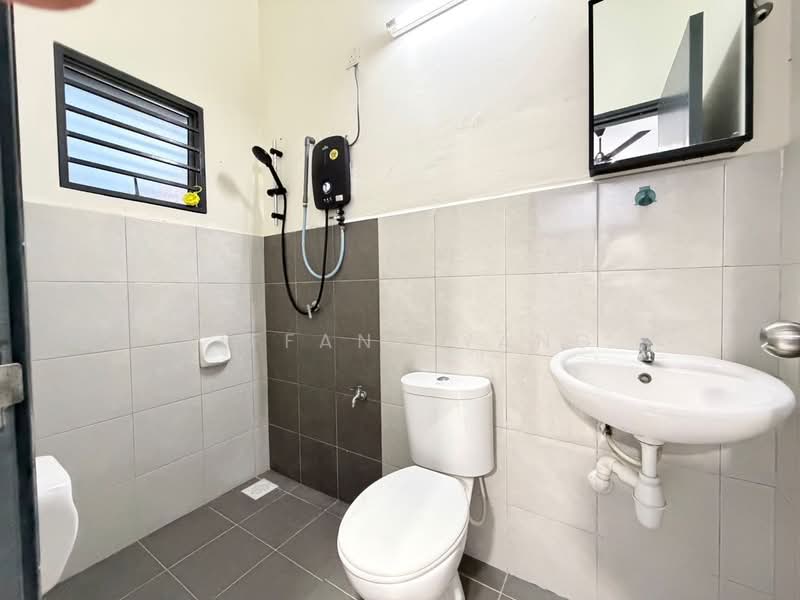 2-storey Terraced House for Sale in Rawang (Selangor) - Tiffany Yang - Bathroom - PropertyGuru.com.my