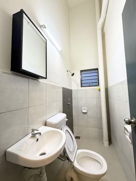 2-storey Terraced House for Sale in Rawang (Selangor) - Tiffany Yang - Bathroom - PropertyGuru.com.my