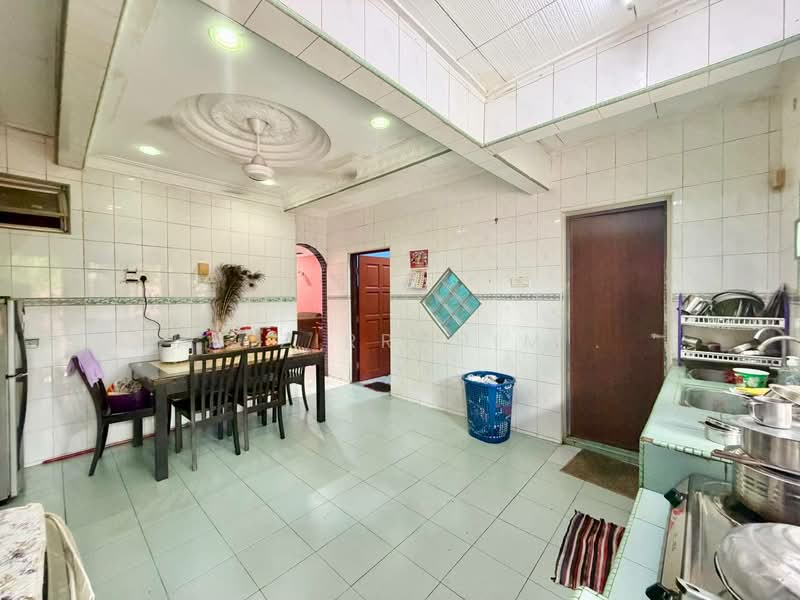 BANDAR KINRARA untuk Untuk Dijual - RM 449,000, Feb 2026 - Kitchen - PropertyGuru.com.my