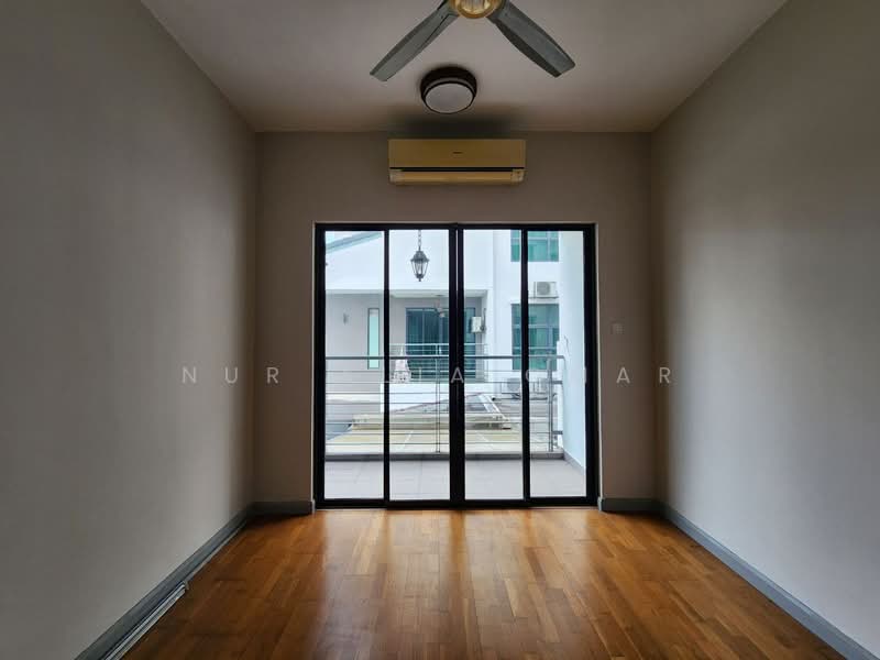 Semi-Detached House for Sale in Bukit Jelutong (Shah Alam) - Nur Alia Omar - Balcony - PropertyGuru.com.my