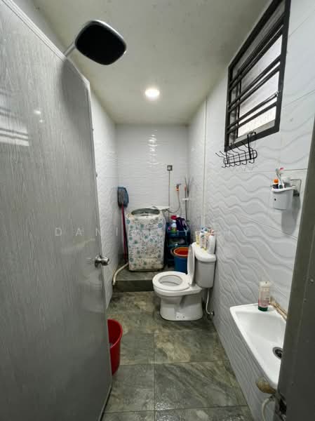 Taman Scientex Pasir Gudang untuk Untuk Dijual - RM 598,000, Mac 2026 - Bathroom - PropertyGuru.com.my