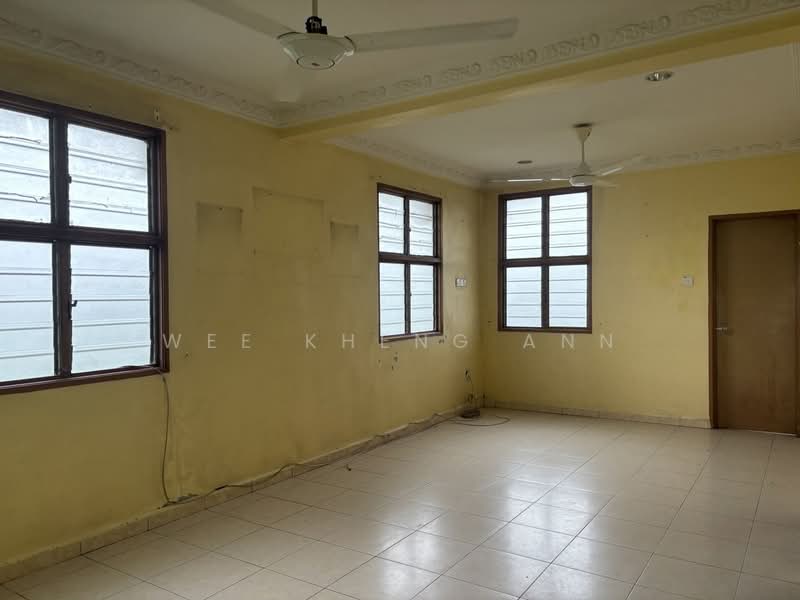 Flat for Sale at Rumah Pangsa Taman Flora - Wee Kheng Ann - Living Room - PropertyGuru.com.my