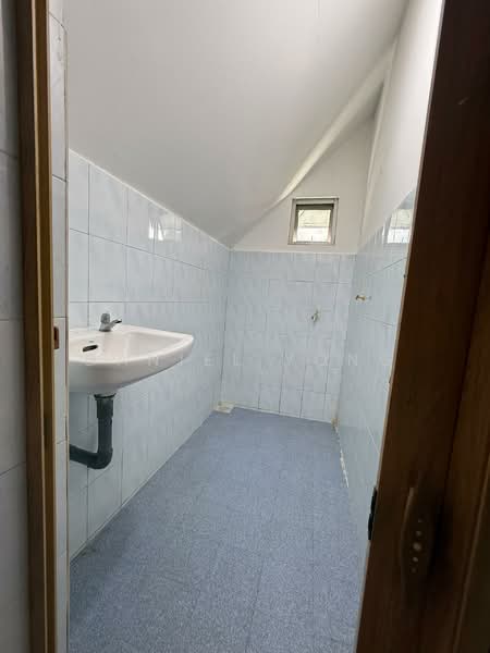 1-storey Terraced House for Sale in Taman Jaya Sepakat (Senai) - Daniel Yong - Bathroom - PropertyGuru.com.my