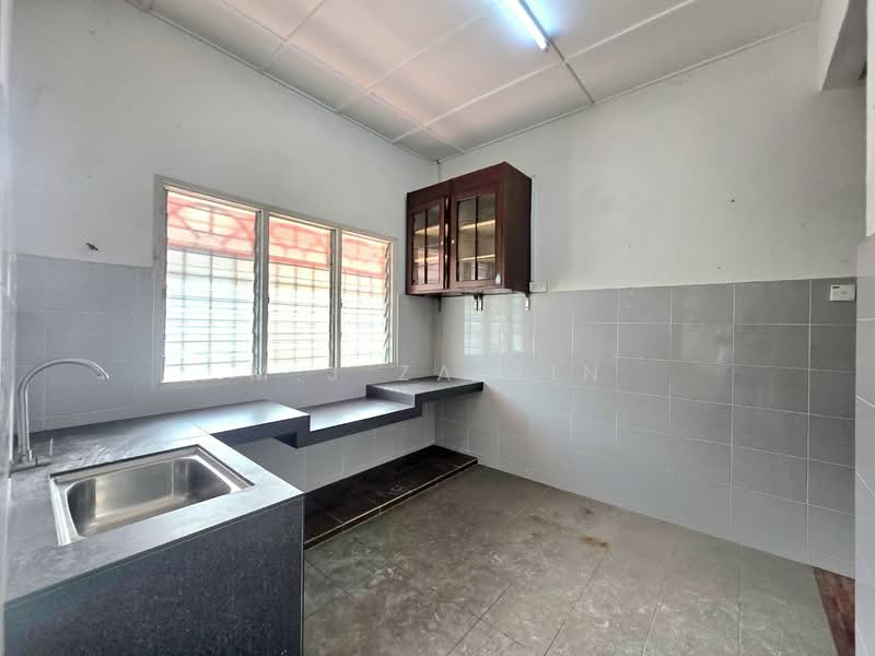 Townhouse for Sale in Ampang (Kuala Lumpur) - M.J Zairin - Kitchen - PropertyGuru.com.my