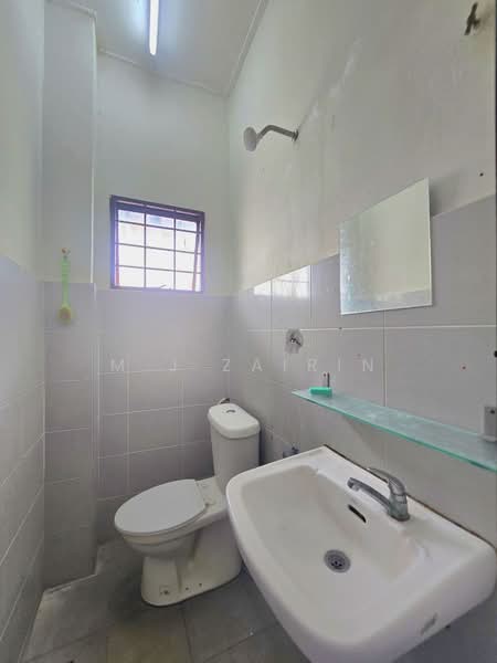 Townhouse for Sale in Ampang (Kuala Lumpur) - M.J Zairin - Bathroom - PropertyGuru.com.my