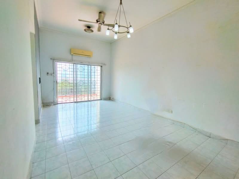 Condominium for Sale at Vista Amani - Mohd Khairul Amadi Mohd Yusoff - Living Room - PropertyGuru.com.my