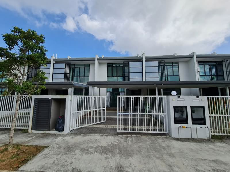 2-storey Terraced House for Sale in Bandar Seri Alam (Masai) - May Lee - Exterior - PropertyGuru.com.my