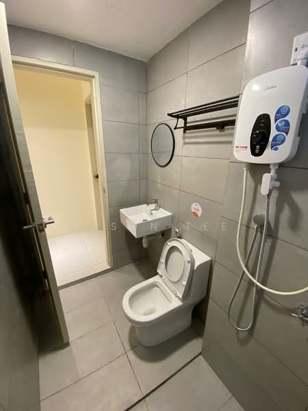 Service Residence for Rent at Vivo Executive Apartment - Eason Tee - Bathroom - PropertyGuru.com.my