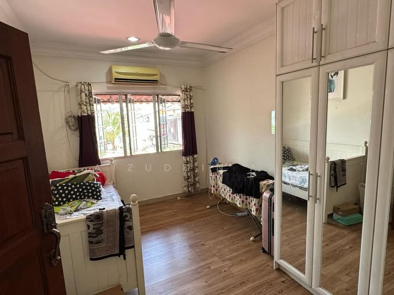 Terraced House for Sale in Subang Jaya (Selangor) - Aizuddin Ali - Bedroom - PropertyGuru.com.my
