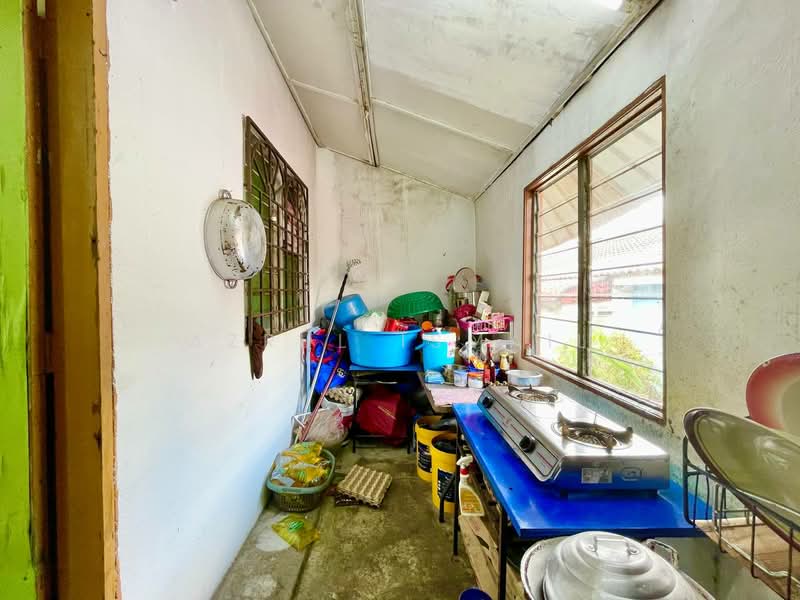 1-storey Terraced House for Sale in Cheras (Selangor) - Azrul Ismail - Kitchen - PropertyGuru.com.my