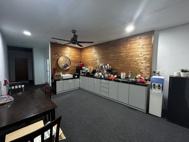 Warehouse for Sale in Sek 34,Taman Industri Desa Kemuning (Shah Alam) - Imran Jaafar - Kitchen - PropertyGuru.com.my