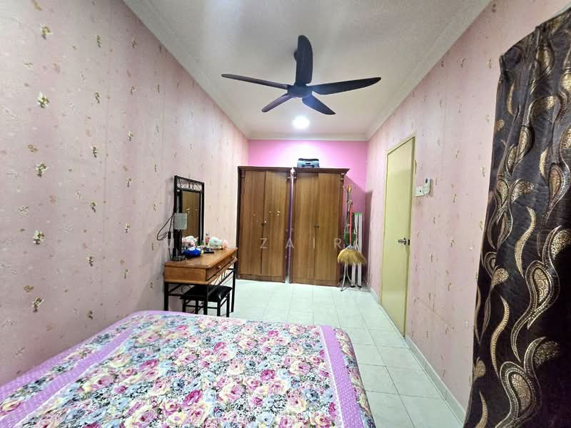 2-storey Terraced House for Sale in Taman Prima Saujana (Kajang) - M.J Zairin - Bedroom - PropertyGuru.com.my