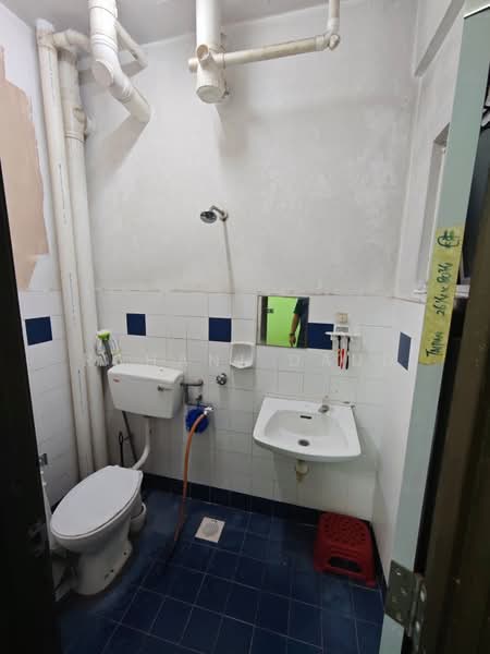 Pangsapuri Seri Mawar untuk Untuk Disewa - RM 700 /bulan, Feb 2026 - Bathroom - PropertyGuru.com.my