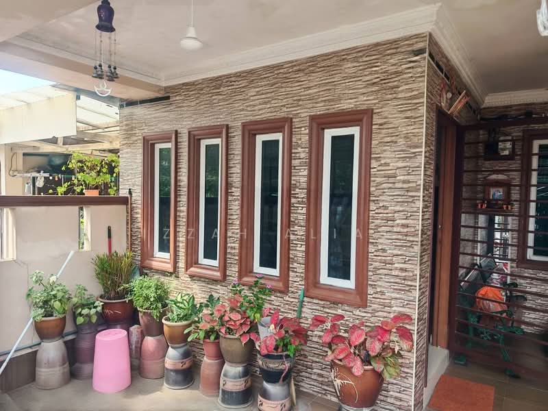 1-storey Terraced House for Sale in Petaling Jaya (Selangor) - Izzah Alias - Exterior - PropertyGuru.com.my
