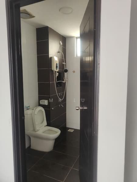 East Bay (Seri Bayan) untuk Untuk Disewa - RM 2,000 /bulan, Mac 2026 - Bathroom - PropertyGuru.com.my