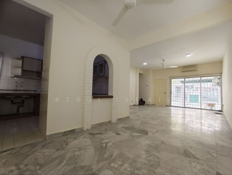 2-storey Terraced House for Sale in Setiawangsa (Kuala Lumpur) - Azrul Ismail - Living Room - PropertyGuru.com.my