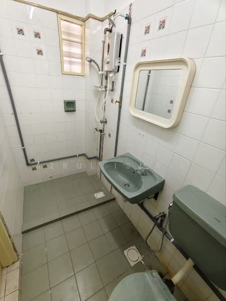 2-storey Terraced House for Sale in Setiawangsa (Kuala Lumpur) - Azrul Ismail - Bathroom - PropertyGuru.com.my