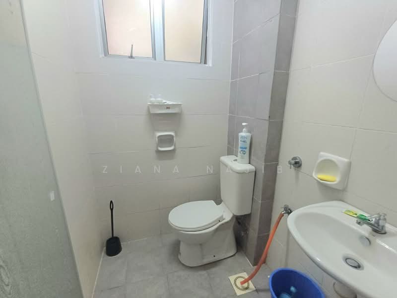 Apartment for Sale at Residensi Warnasari 2 - Ziana Najib - Bathroom - PropertyGuru.com.my