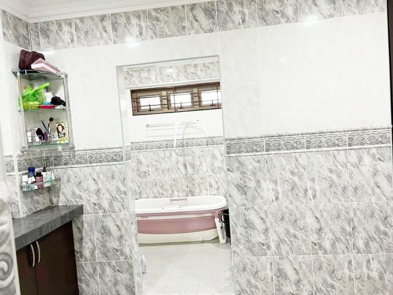 Semi-Detached House for Sale in Ampang Jaya (Ampang) - Shahidan Ismail - Bathroom - PropertyGuru.com.my