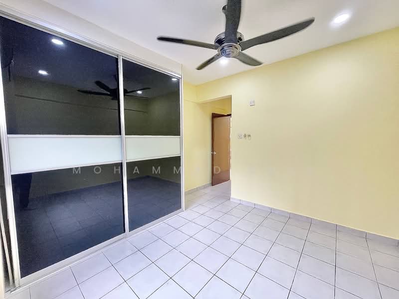 Apartment for Sale at Pangsapuri Sri Cempaka - Mohammad Omar - PropertyGuru.com.my