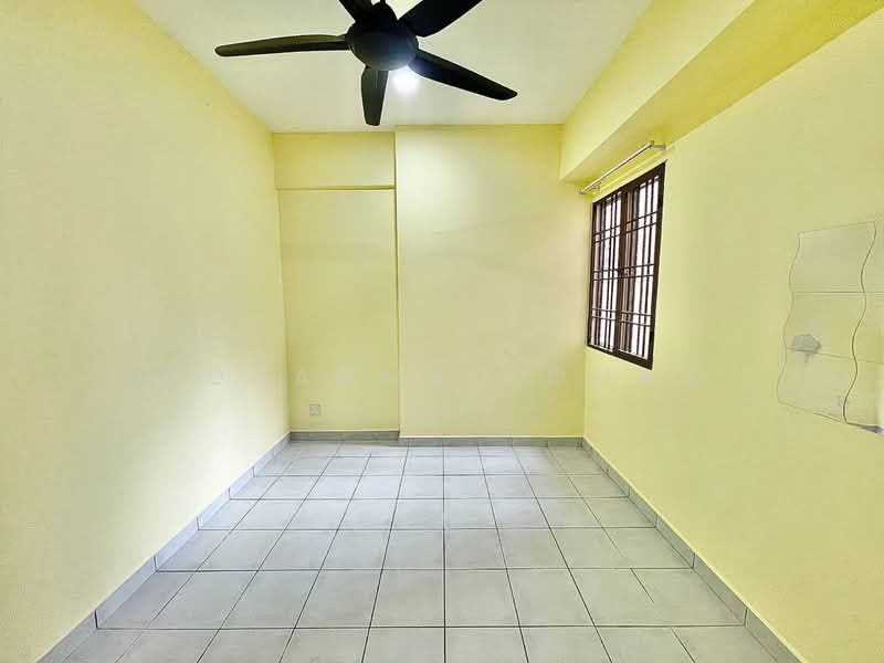 Apartment for Sale at Pangsapuri Sri Cempaka - Mohammad Omar - PropertyGuru.com.my