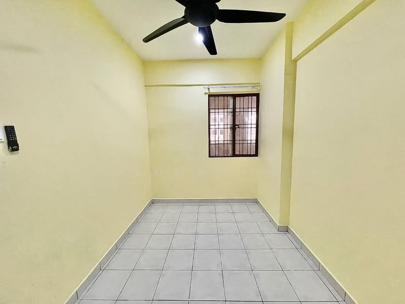 Apartment for Sale at Pangsapuri Sri Cempaka - Mohammad Omar - PropertyGuru.com.my