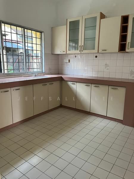 USJ 13 untuk Untuk Disewa - RM 2,200 /bulan, Mac 2026 - Kitchen - PropertyGuru.com.my