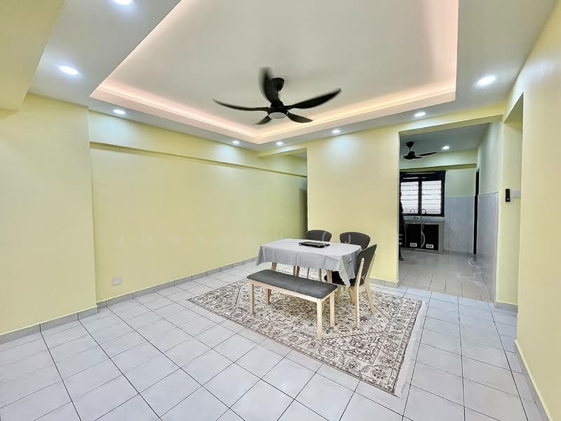 Apartment for Sale at Pangsapuri Sri Cempaka - JUMIDAH (JUE) - Dining Room - PropertyGuru.com.my