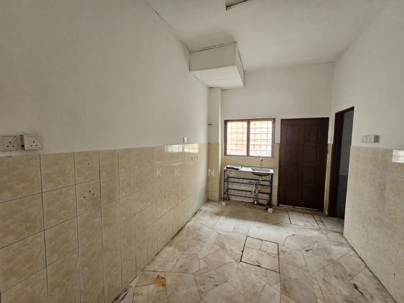 2-storey Terraced House for Sale in Taman Sentosa (Klang) - KK Ng - Kitchen - PropertyGuru.com.my