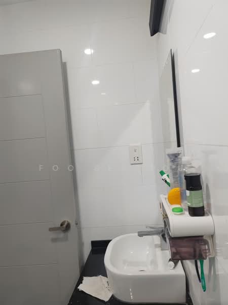 Service Residence for Sale at Ten Kinrara - Foo Sek Mou - Bathroom - PropertyGuru.com.my