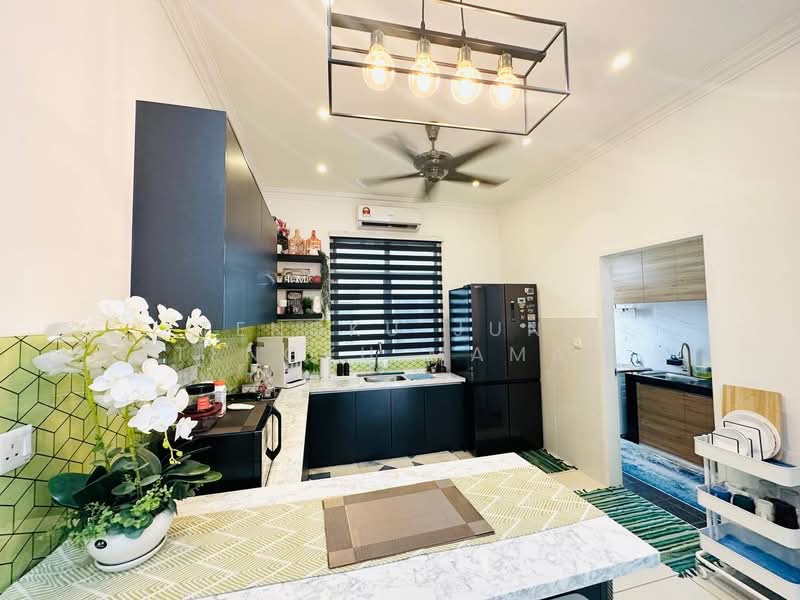 Semi-Detached House for Sale in Puncak Alam (Selangor) - Tengku June Tengku Mamat - Kitchen - PropertyGuru.com.my