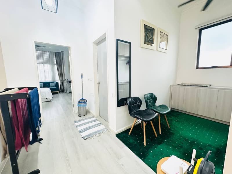 Semi-Detached House for Sale in Puncak Alam (Selangor) - Tengku June Tengku Mamat - Corridor - PropertyGuru.com.my